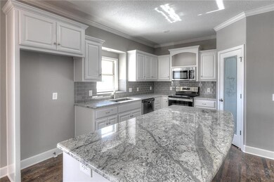 10411 N Chelsea Ave, Kansas City, MO 64156 - photo 3