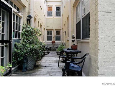 Alley deck