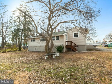 114 Club Rd, Pasadena, MD 21122 - photo 3