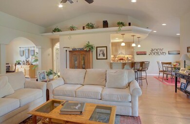 948 SW Harvest Dr, Grants Pass, OR 97527 - photo 5