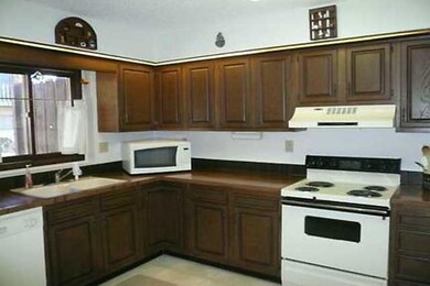Kitchen. Spacious Kitchen with all appliances