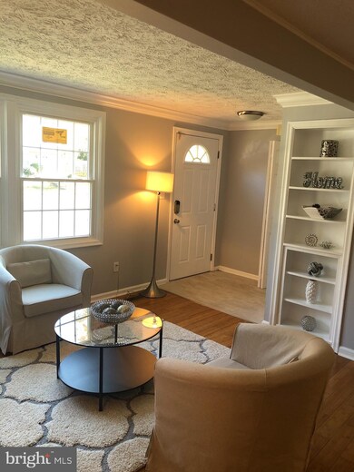 3614 Wharf Ln, Triangle, VA 22172 - photo 2