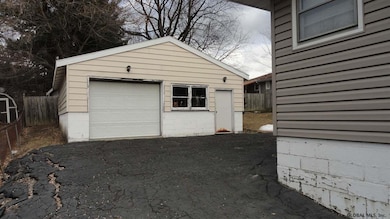 24 Acorn Ave, Rensselaer, NY 12144 - photo 7