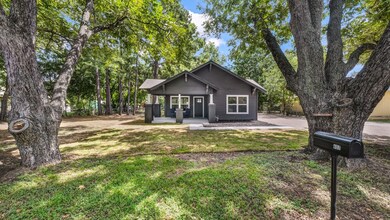 407 Poindexter Ave, Cleburne, TX 76033 - photo 4