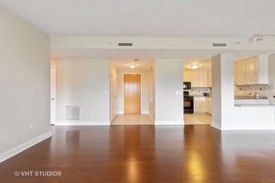Turnberry unit 108, Buffalo Grove, IL 60089 - photo 2