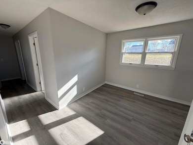 1907 Racine Ave, Burlington, IA 52601 - photo 4