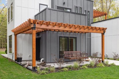 05-455-N-Lakeshore-Dr-Holland-MI-49424-W