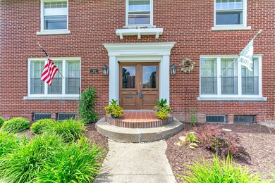 03_400EverettDrWindowStillRealEstatePhot