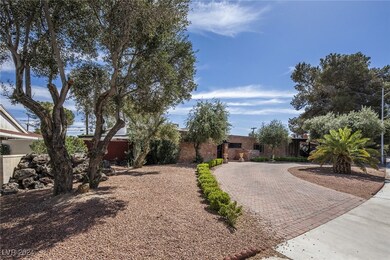 Circular driveway