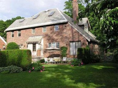 33 Chesterfield Rd, West Newton, MA 02465 - photo 2