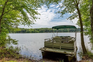 Perfect spot to moor your pontoon boat - just behi
