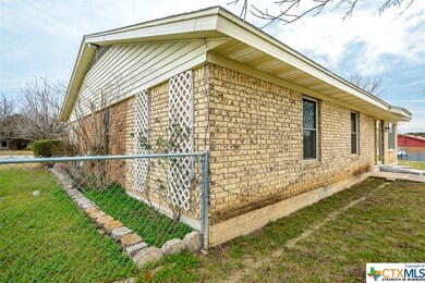 303 Eagle Ln, Kempner, TX 76539 - photo 7