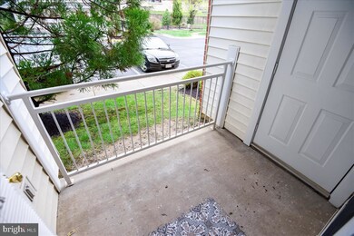 2931 Deer Hollow Way unit 102, Fairfax, VA 22031 - photo 2