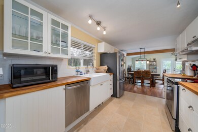 8304 NW SEAL ROCK ST (37)