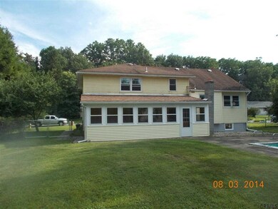 13 Hadel Rd, Schenectady, NY 12302 - photo 2