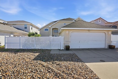 13633 Camino de Oro Ct, Corpus Christi, TX 78418 - photo 2