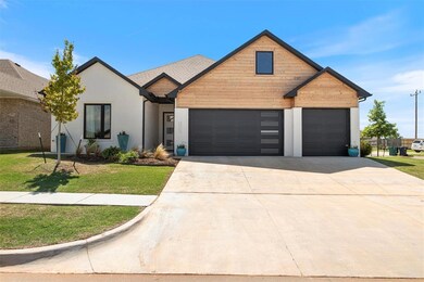 View of front of home featuring a front lawn and a