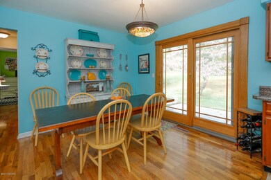 733 Forest St, Marshall, MI 49068 - photo 5