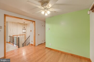 10826 Wilcox Dr, Williamsport, MD 21795 - photo 2