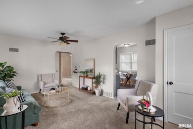 1636 W Columbia Ave, Davenport, IA 52804 - photo 3