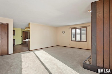 2540 Delaware Dr, Springfield, IL 62702 - photo 4