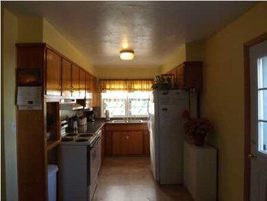 NICE CLEAN KITCHEN