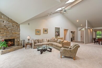 23W714 Wayewood Ln, Naperville, IL 60565 - photo 3