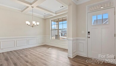 705 Fox Cove Rd, Hendersonville, NC 28792 - photo 4