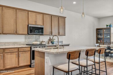 33-web-or-mls-2180-snoqualmie-dr