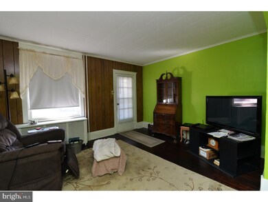 14 W Carroll St, Saint Clair, PA 17970 - photo 4