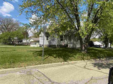 504 Forrest Rd, Cedar Falls, IA 50613 - photo 3