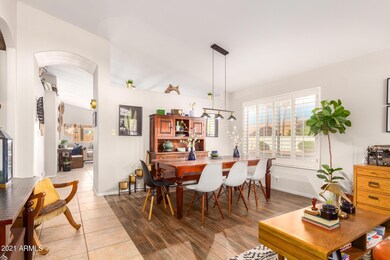 872 E Constitution Dr, Chandler, AZ 85225 - photo 2