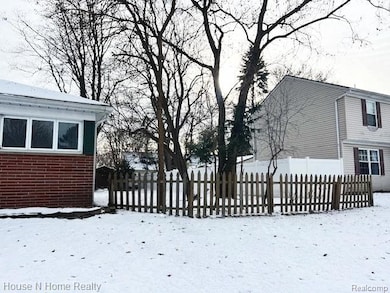 2500 E Hudson Ave, Royal Oak, MI 48067 - photo 2