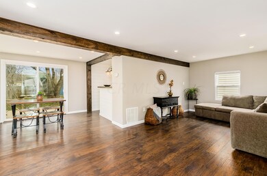 L 312 Rosslyn Ave28