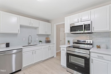 3204 Winfield Ct, Raleigh, NC 27610 - photo 6