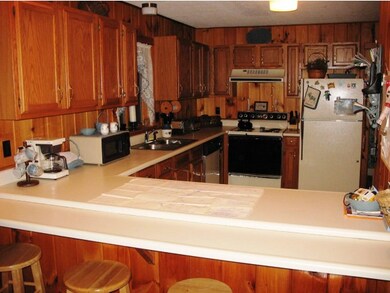 511 E Lake Rd, Ludlow, VT 05149 - photo 5