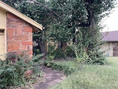 1604 N Hickory Ct, Broken Arrow, OK 74012 - photo 2