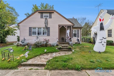 207 W Culbertson St, Fostoria, OH 44830 - photo 3