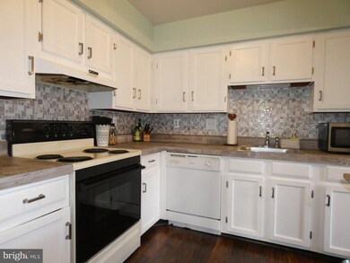 2894 Madeira Ct, Woodbridge, VA 22192 - photo 4