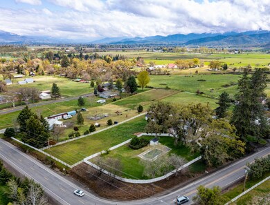 1964 Old Stage Rd, Central Point, OR 97502 - photo 4