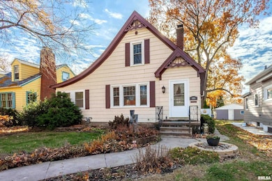 2811 E 18th St, Davenport, IA 52803 - photo 3