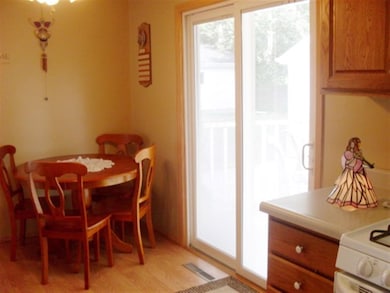 2021 W 54th St, Davenport, IA 52806 - photo 7