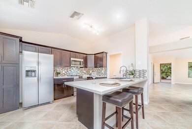 Kitchen/Breakfast Bar
