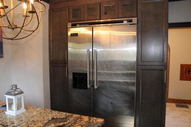 79 Henderson Rd (41)