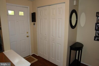 6004 Rowanberry Dr, Elkridge, MD 21075 - photo 4