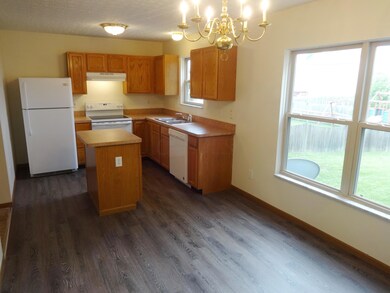 3057 Sedley Kitchen 3