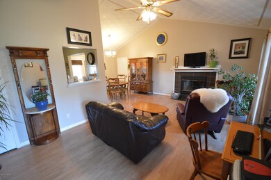 296 Brian Dr, Shepherdsville, KY 40165 - photo 3