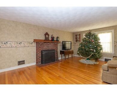 45 Oaklandvale Ave, Saugus, MA 01906 - photo 7