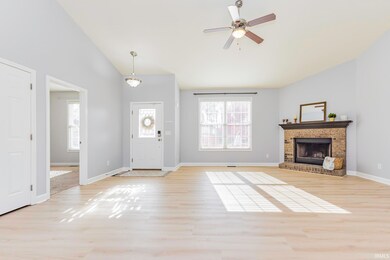 422 S Bridgewater Ln, Muncie, IN 47304 - photo 4