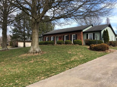 213 Farmbrook Cir, Frankfort, KY 40601 - photo 2